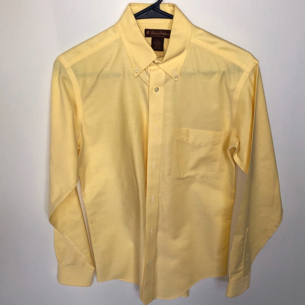 Brooks Brothers Yellow Button Down Size 16.    100% Cotton